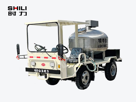 1方電動四輪犢牛喂奶車（立式罐、帶攪拌）